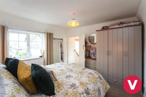 4 Birmingham Road, Alcester, B49 5ES