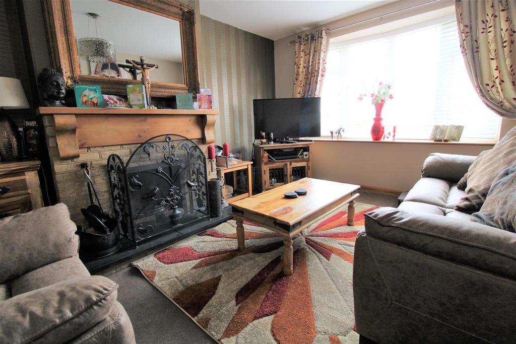 Wingfield Road, Bromham, Bedford 3 bed semidetached house £390,000