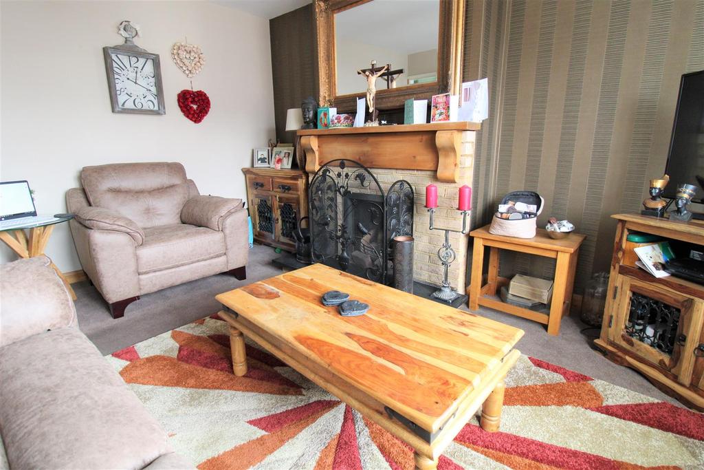 Wingfield Road, Bromham, Bedford 3 bed semidetached house £390,000