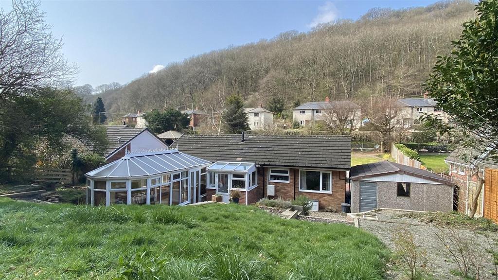Ludlow Road, Church Stretton 2 bed detached bungalow for sale £395,000