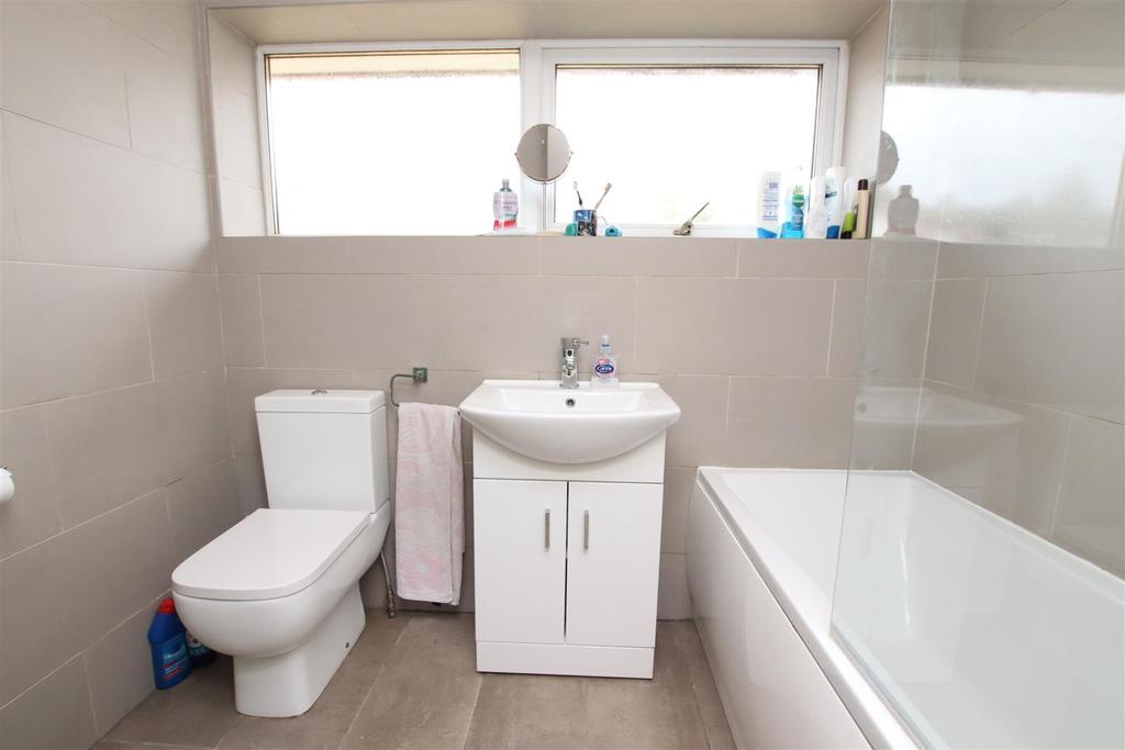 Bathroom.JPG