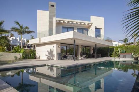 7 bedroom villa, Parcelas del Golf, Marbella, Malaga
