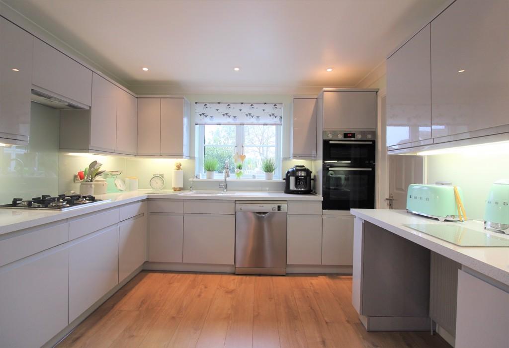 Fitted kitchen