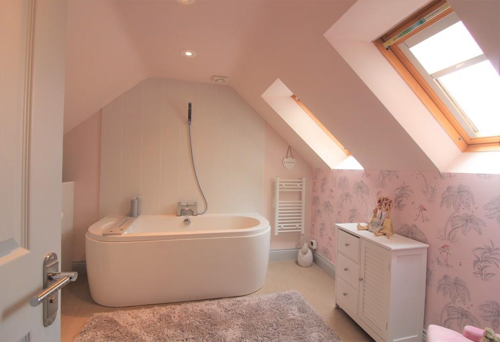 En suite bathroom/wc