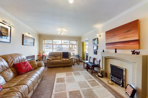 3 bedroom bungalow for sale - Eastmoor Park Crescent, West Cross, Swansea, SA3