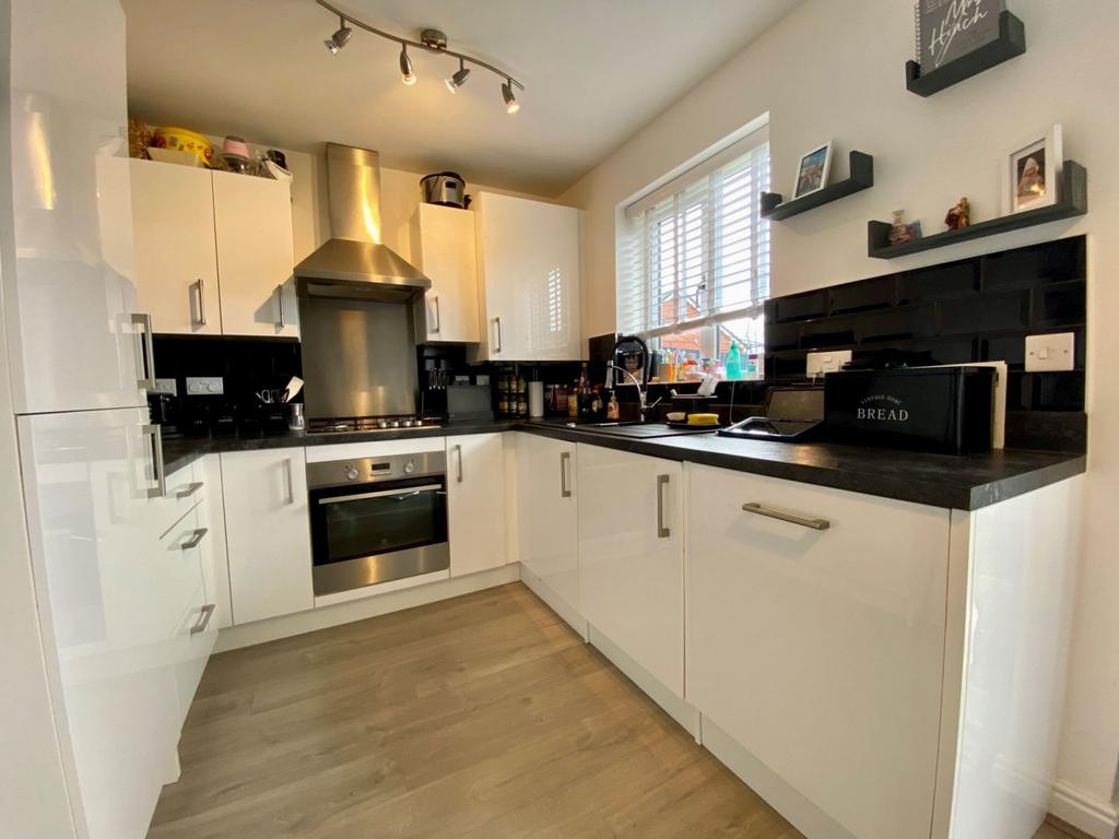 Kitchen / dining room