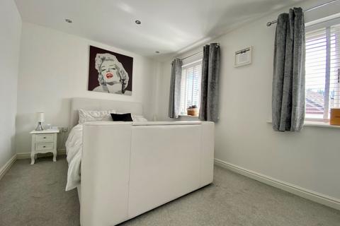 52 Dandelion Close, Northampton, NN3 5FB