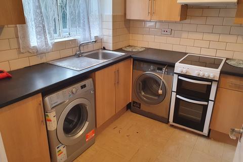 2 bedroom flat to rent, Chamomile Court , Walthamstow, E17