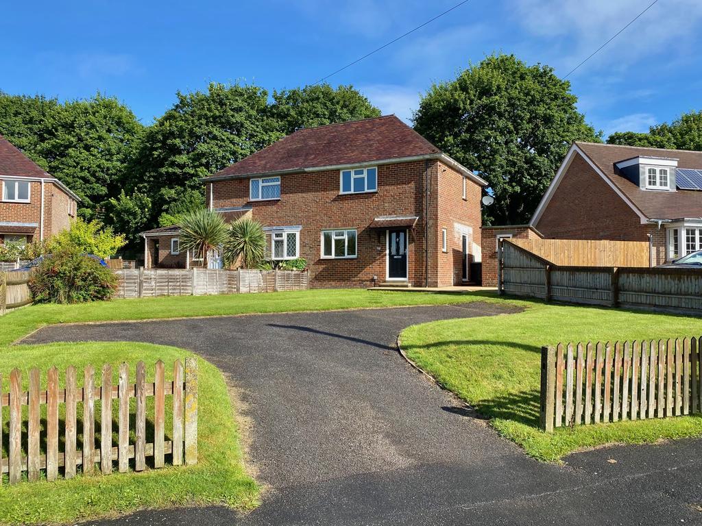 Willis Waye, Kings Worthy SO23 2 bed semidetached house £399,950
