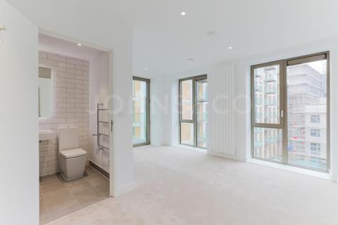 3 bedroom apartment to rent - Laker House, Royal Wharf, London, E16