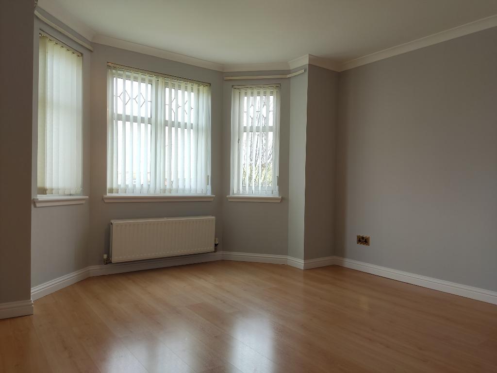 Peasehill Road, Rosyth, Fife, KY11 2 bed flat £650 pcm (£150 pw)