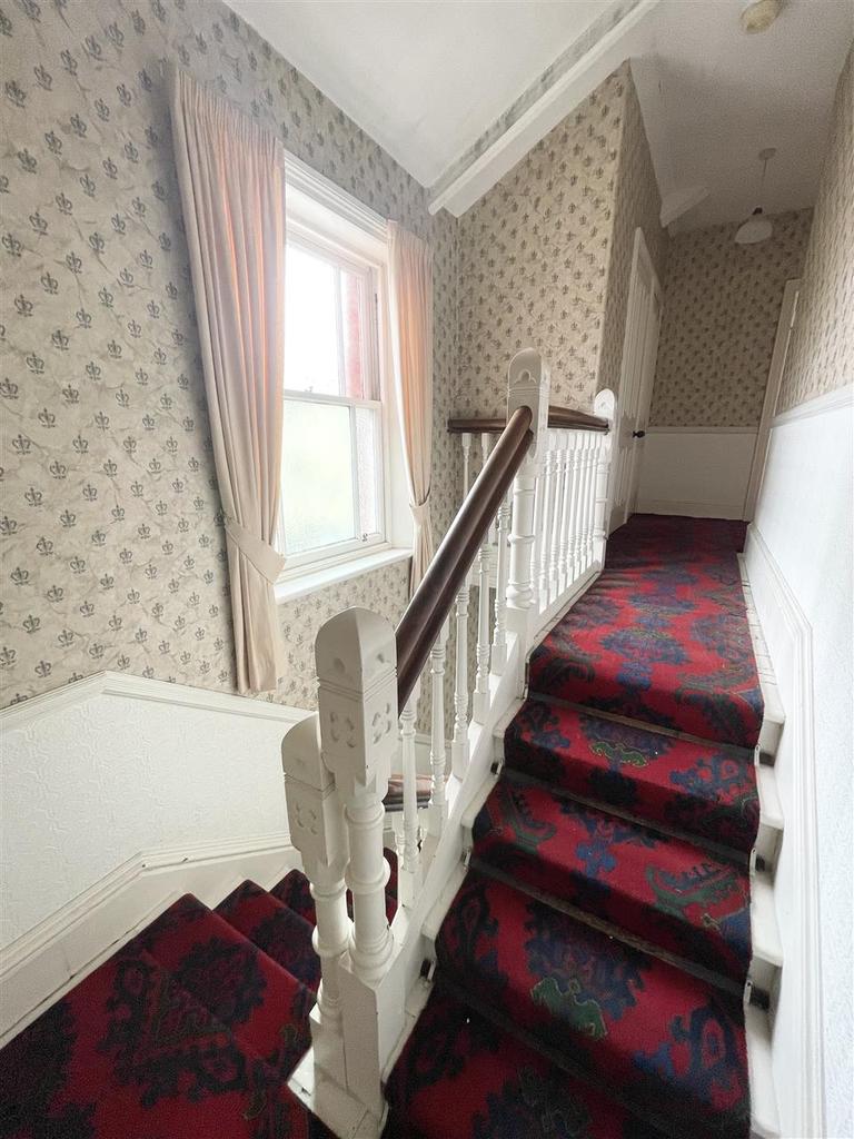 Stairs/landing to