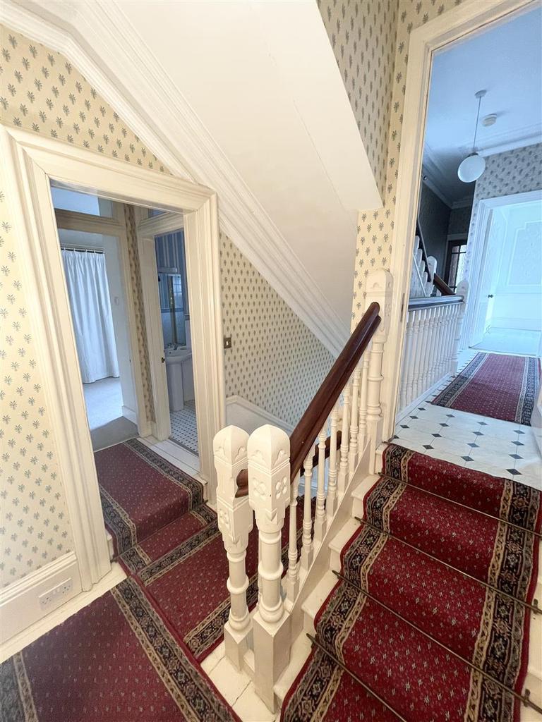 Stairs/landing