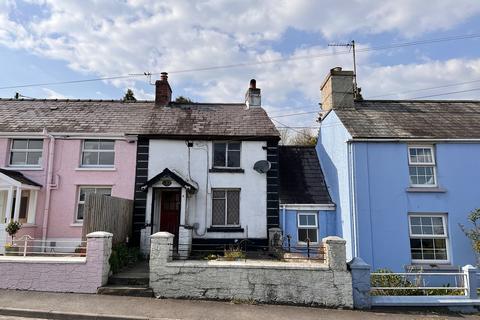 4 Ashfield Row, Llangadog, SA19 9NB