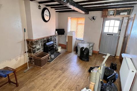 4 Ashfield Row, Llangadog, SA19 9NB
