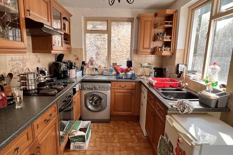 4 Ashfield Row, Llangadog, SA19 9NB