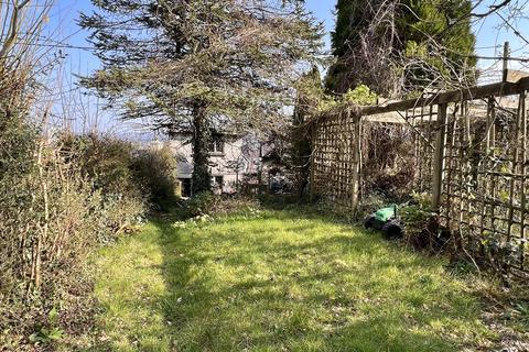 4 Ashfield Row, Llangadog, SA19 9NB