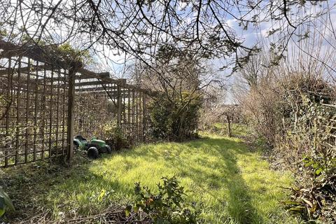 4 Ashfield Row, Llangadog, SA19 9NB