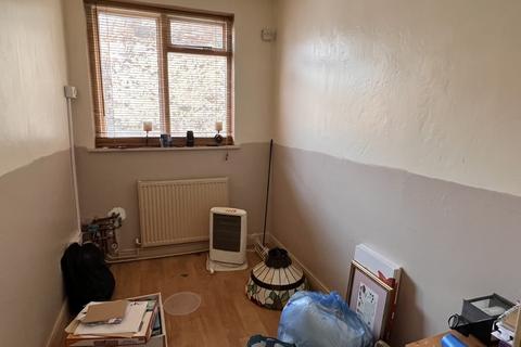 4 Ashfield Row, Llangadog, SA19 9NB