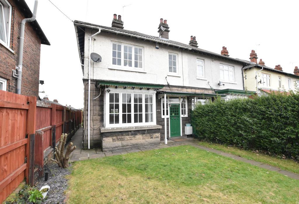 Cliff Gardens, Scunthorpe, Lincolnshire 5 bed semidetached house £