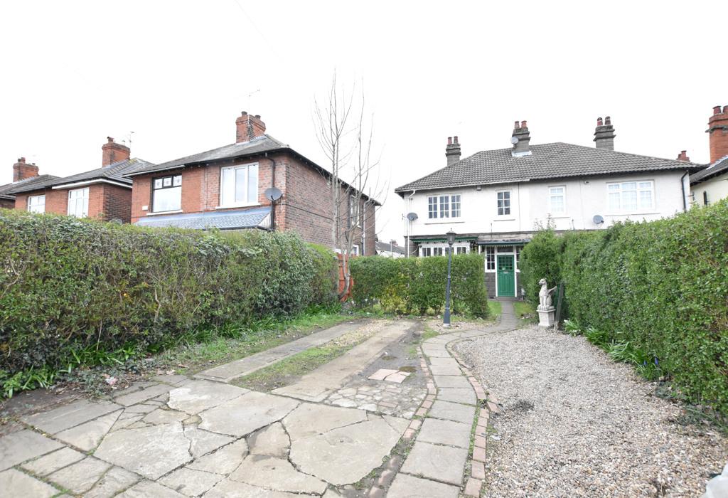 Cliff Gardens, Scunthorpe, Lincolnshire 5 bed semidetached house £