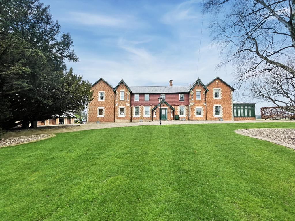 The Paddock The Avenue, Wynyard, TS22 5 bed detached house for sale £