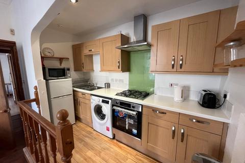 1 bedroom flat to rent, Brunton Terrace, Hillside, Edinburgh, EH7