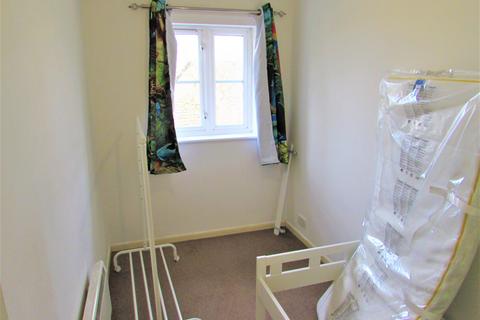 2 bedroom flat for sale, Cygnet Close, Neasden, London NW10