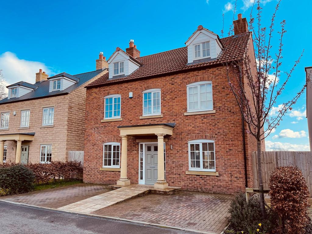Hawthorn Grove, Hunsingore, LS22 5 bed detached house - £575,000