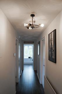 4 bedroom flat to rent, Temeraire Manor