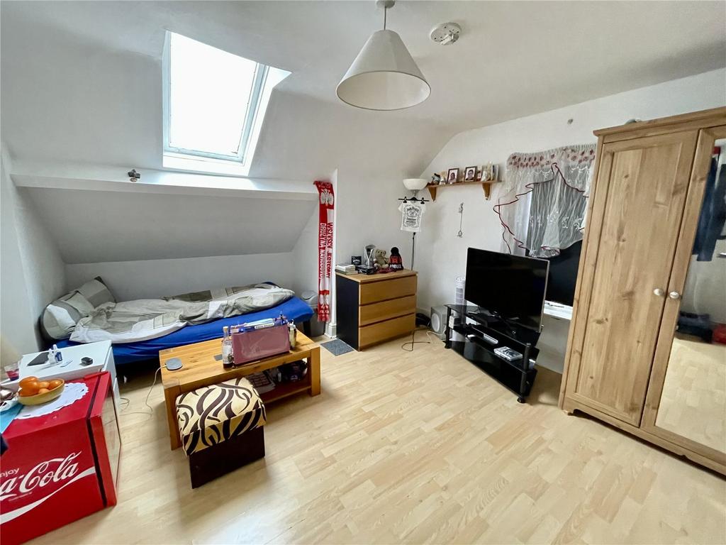 Bedroom 6/Lounge