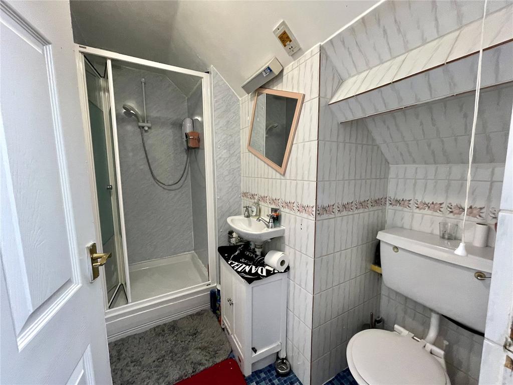 2nd Floor Bathroom