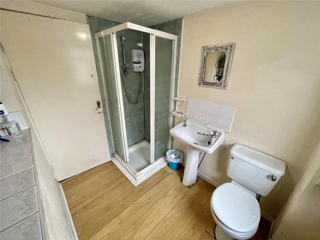 Ground Floor Bathroo