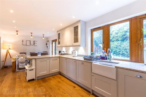16 Deer Hill Close, Marsden, Huddersfield, HD7 6LG