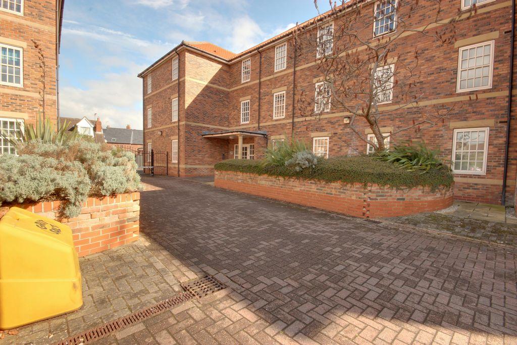 Mill View Court, Mill View Road, Beverley HU17 0FH 2 bed ground floor