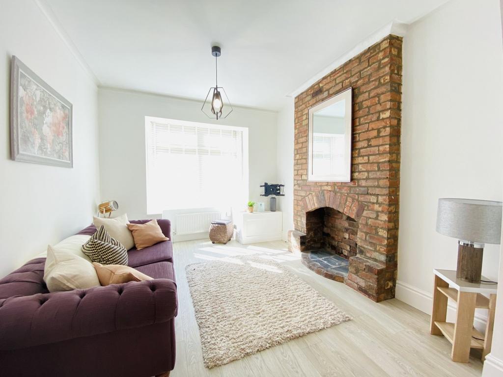 Beech Road, Stockport, SK3 2 bed semidetached house £1,100 pcm (£254 pw)