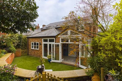 10 Back Street, Gawcott, Buckingham, MK18 4HN