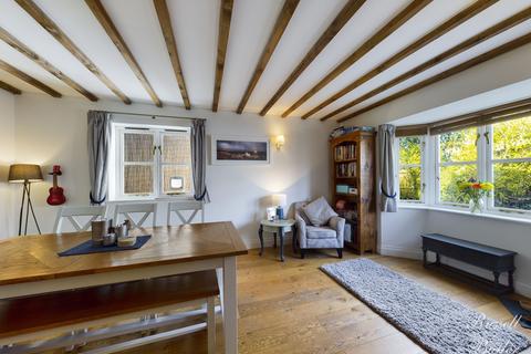 10 Back Street, Gawcott, Buckingham, MK18 4HN