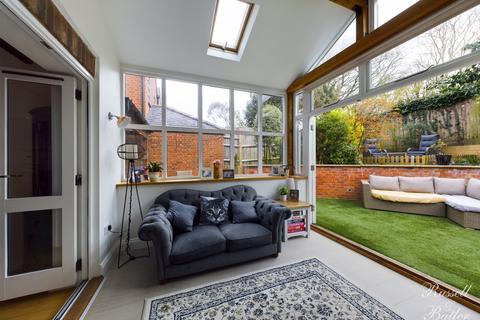 10 Back Street, Gawcott, Buckingham, MK18 4HN
