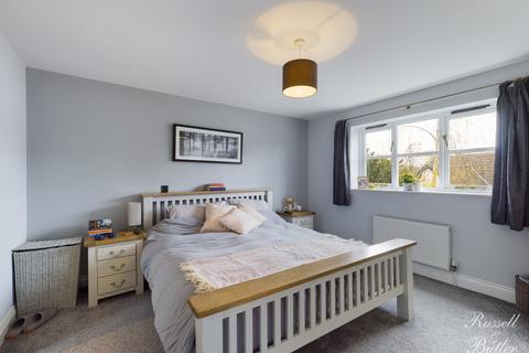 10 Back Street, Gawcott, Buckingham, MK18 4HN