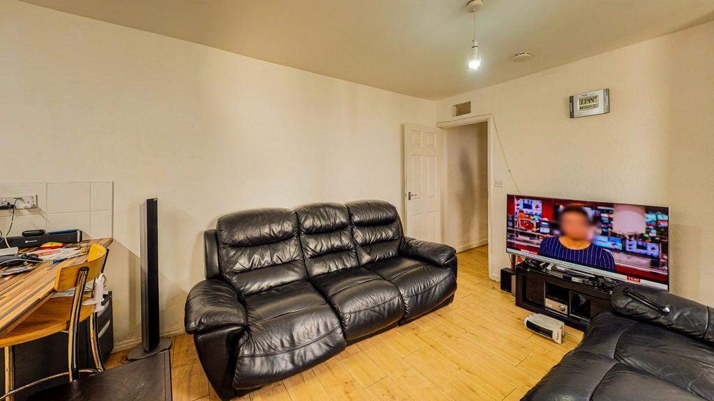 Handsworth Wood Road, Birmingham B20 3 bed flat £125,000