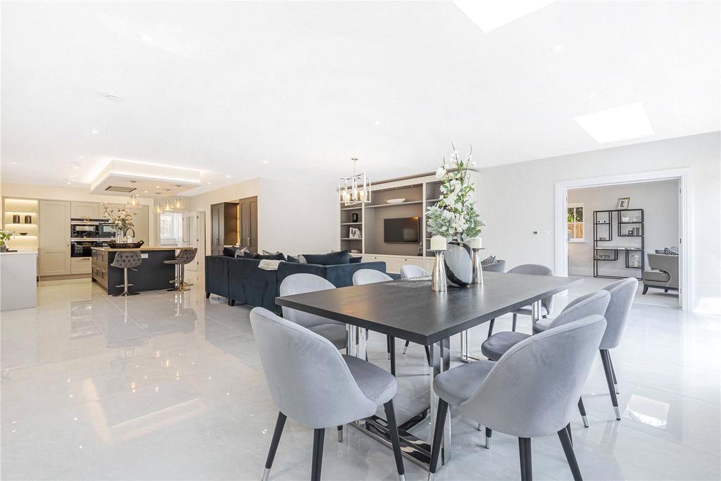 Lantern Court, Collinswood Road, Farnham Common, Buckinghamshire, SL2 5