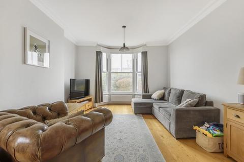 48a Chatsworth Gardens, London, W3 9LW