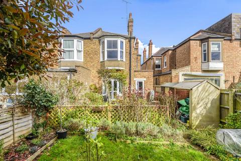 48a Chatsworth Gardens, London, W3 9LW