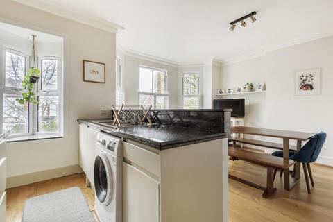48a Chatsworth Gardens, London, W3 9LW
