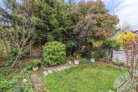 48a Chatsworth Gardens, London, W3 9LW