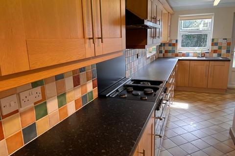 18 Chantry Crescent, Alcester, B49 5BT