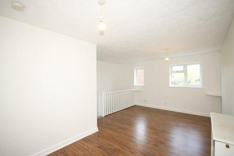 1 bedroom maisonette to rent, Hawkes Road, Maidstone