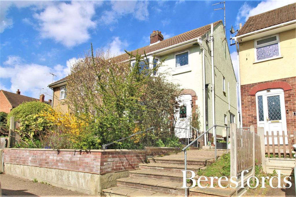 Hazelton Road, Colchester, CO4 3 bed semidetached house £325,000
