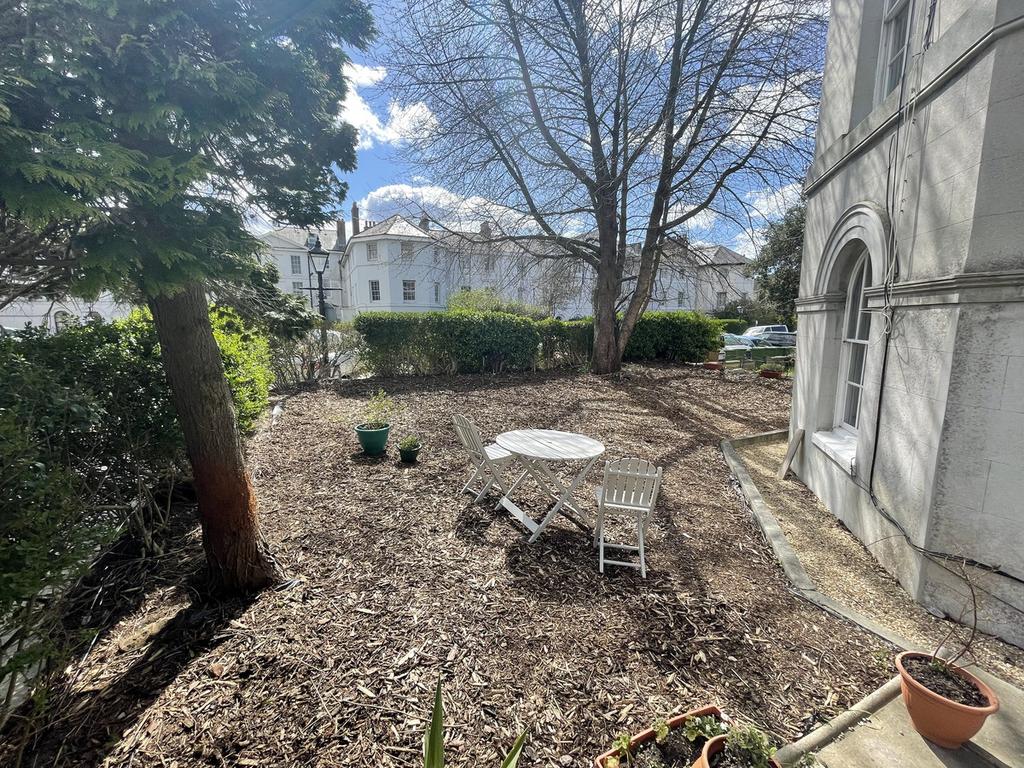 Wyndham Square, Plymouth, PL1 2 bed apartment £110,000